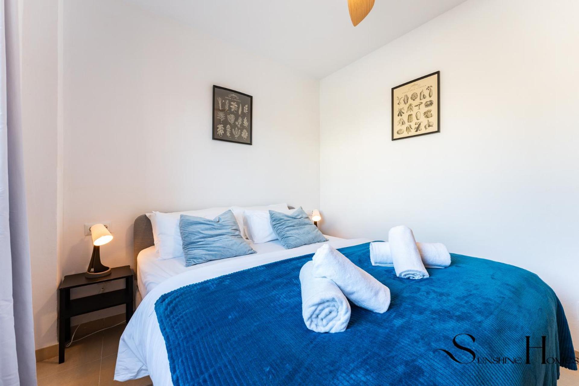 Beachside Retreat With Private Terrace เบนัลมาเดนา ภายนอก รูปภาพ