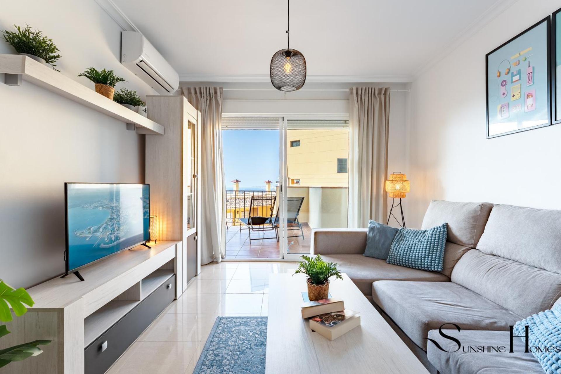 Beachside Retreat With Private Terrace เบนัลมาเดนา ภายนอก รูปภาพ