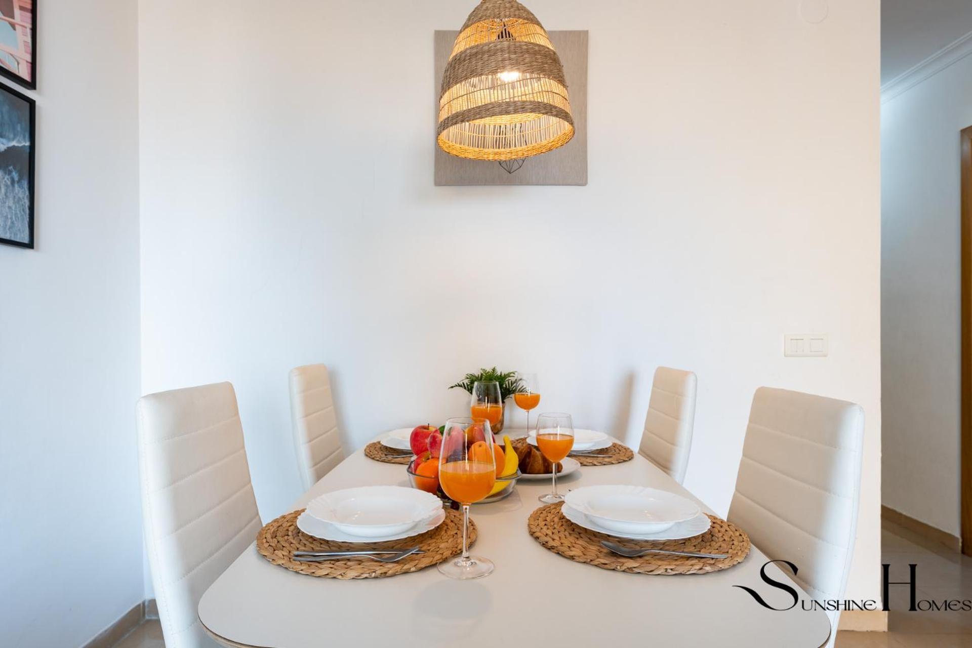 Beachside Retreat With Private Terrace เบนัลมาเดนา ภายนอก รูปภาพ