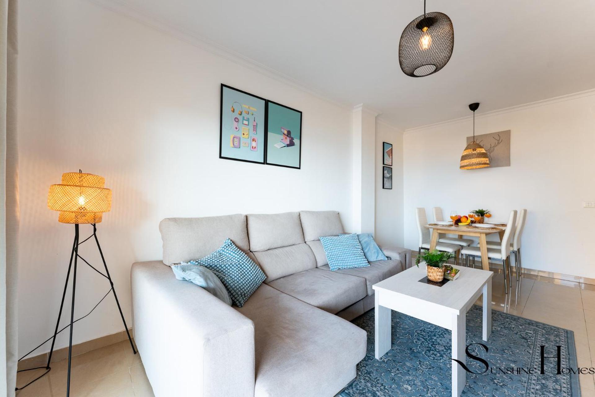 Beachside Retreat With Private Terrace เบนัลมาเดนา ภายนอก รูปภาพ