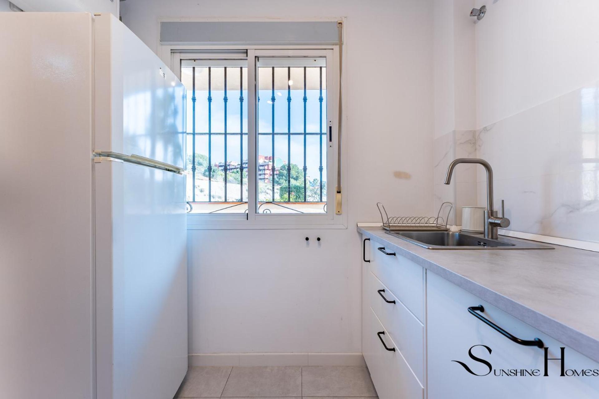 Beachside Retreat With Private Terrace เบนัลมาเดนา ภายนอก รูปภาพ